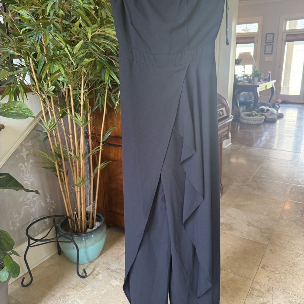 LULU’s ladies, black sleeveless jumpsuit, zip up back flowy wide leg medium - Picture 11 of 12
